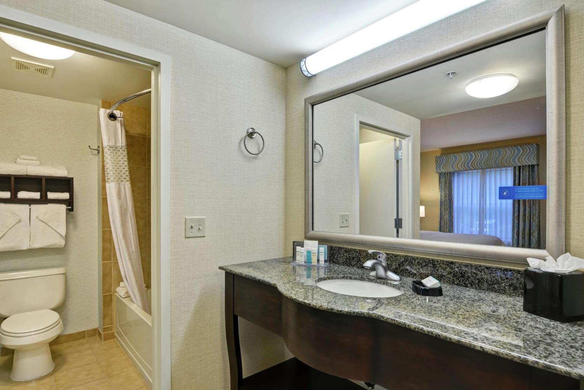 Hotel Hampton & 3*