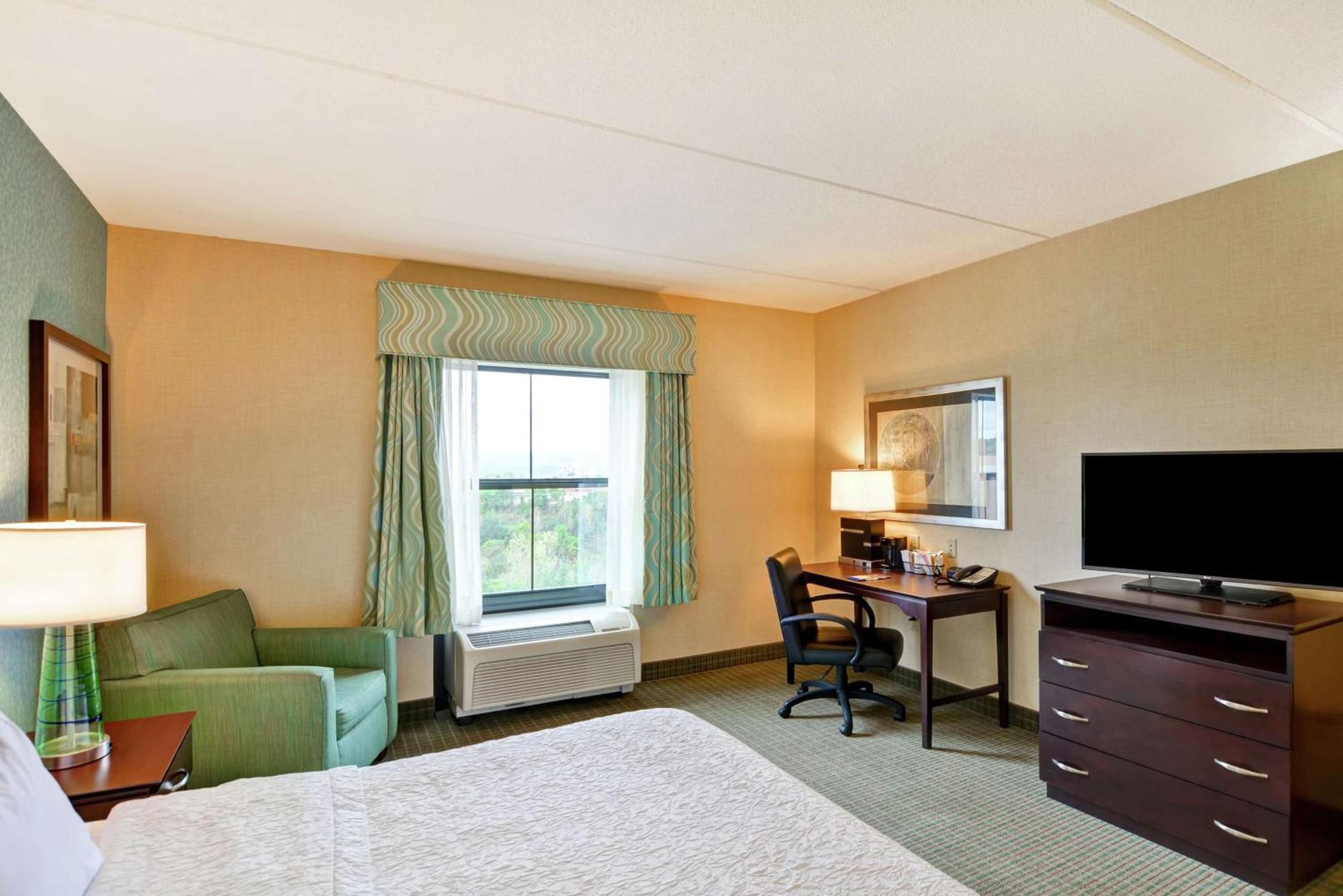 Hampton & Hotel 3*