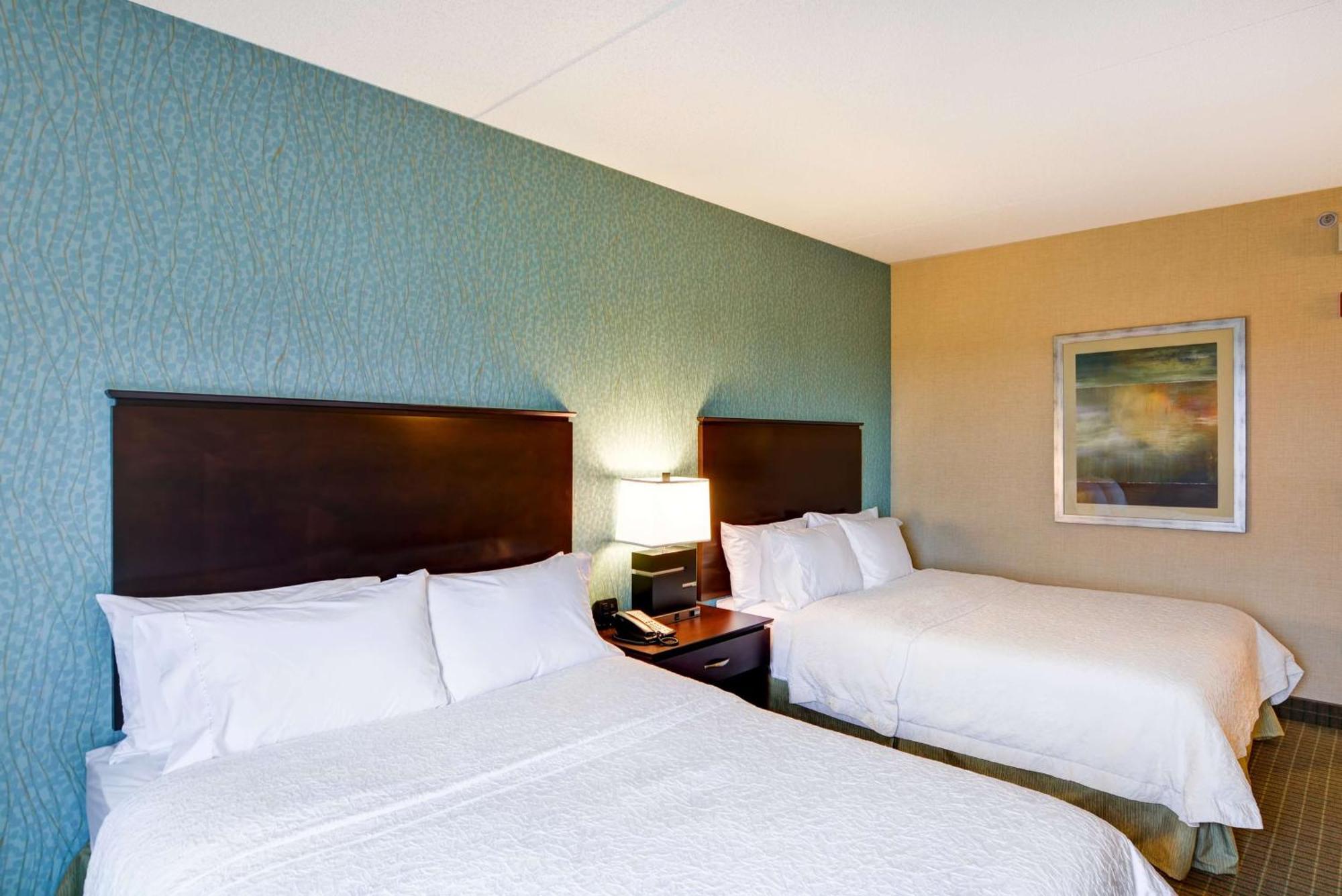 Hotel Hampton & 3*